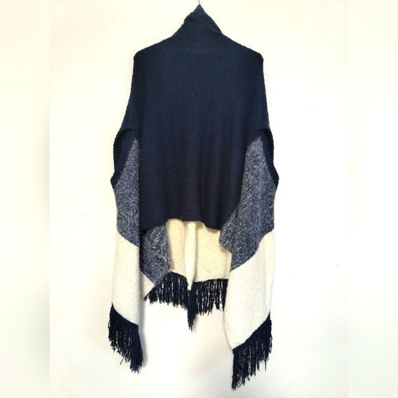 Women's Blue & Cream Poncho - Picture 1 of 6